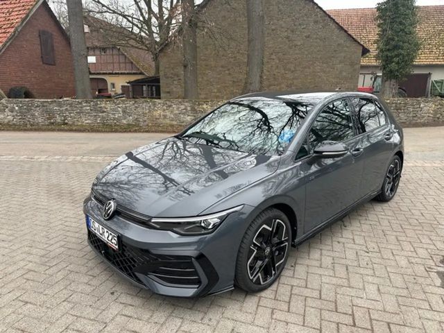 Volkswagen Golf DSG Golf VIII R-Line Style