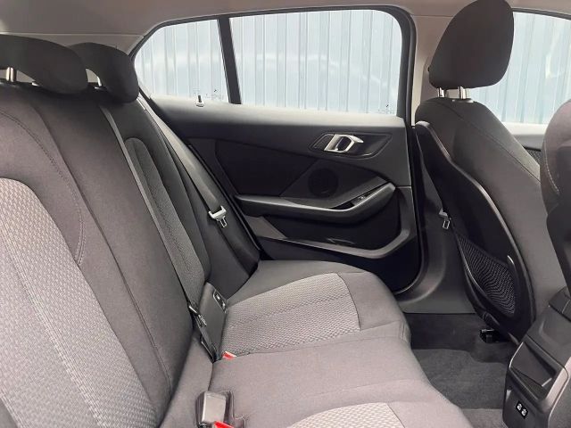 BMW 118 118i 5-deurs Sedan