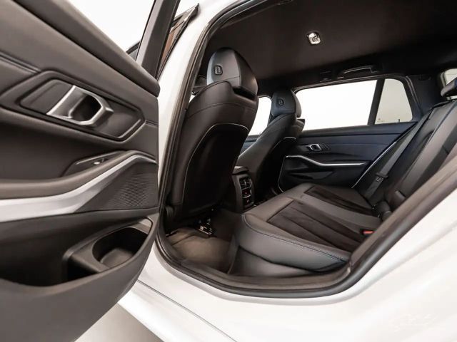 BMW 320 320e M-Sport xDrive