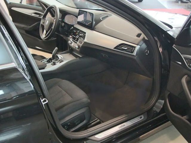 BMW 530 530e Touring