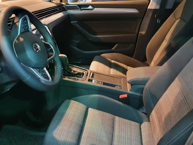 Volkswagen Passat Business 2,0TSI DSG, IQ-Light Navi Assistenzp