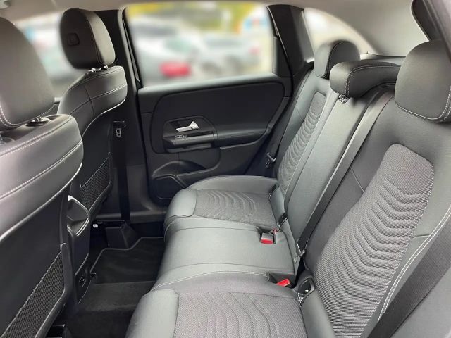 Mercedes-Benz B 200 Sedan Style