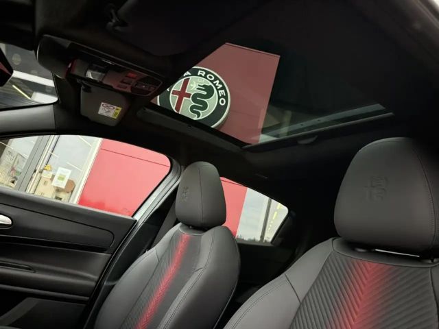 Alfa Romeo Junior Ibrida