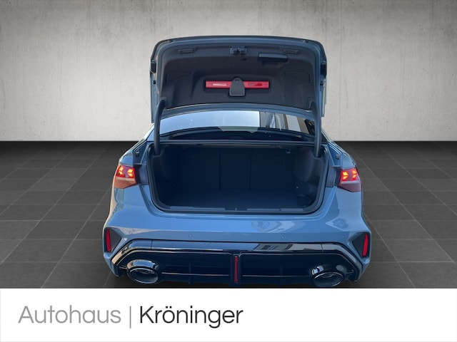 Audi RS3 Quattro S-Tronic Sedan