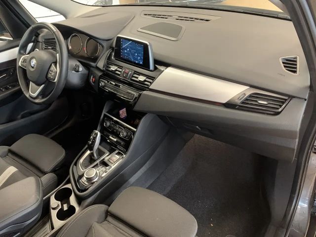 BMW 220 220d Advantage pakket