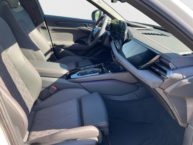 Audi A6 Avant Quattro S-Tronic