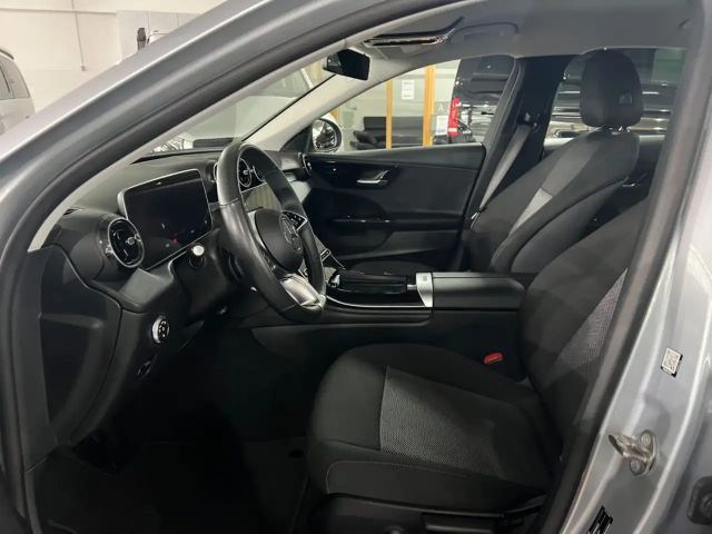 Mercedes-Benz C 200 AVANTGARDE C 200 d Sedan