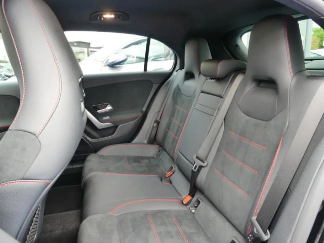 Mercedes-Benz A 180 AMG Line