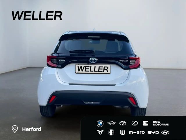 Toyota Yaris Hatchback Hybride Team D