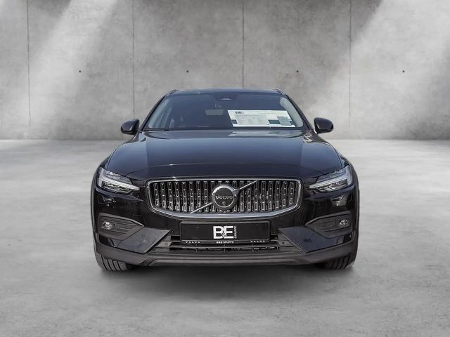 Volvo V60 Cross Country AWD Plus