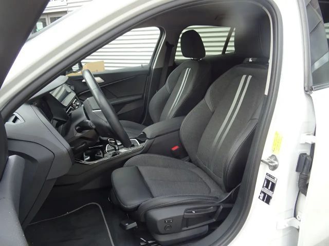 BMW 118 118i Sedan Sport Line