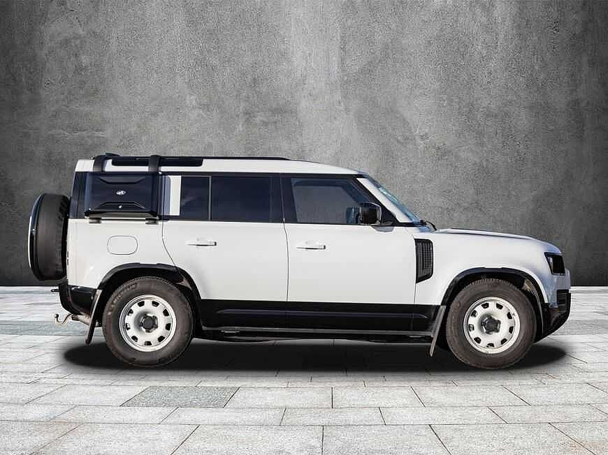 Land Rover Defender 110 Dynamic SE
