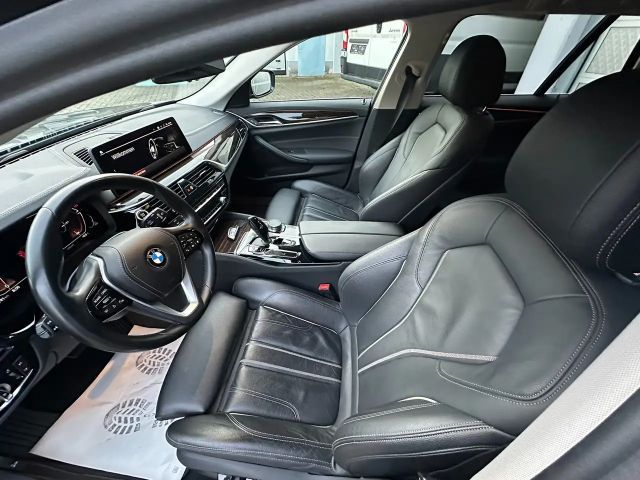BMW 520 520d Luxury Line xDrive