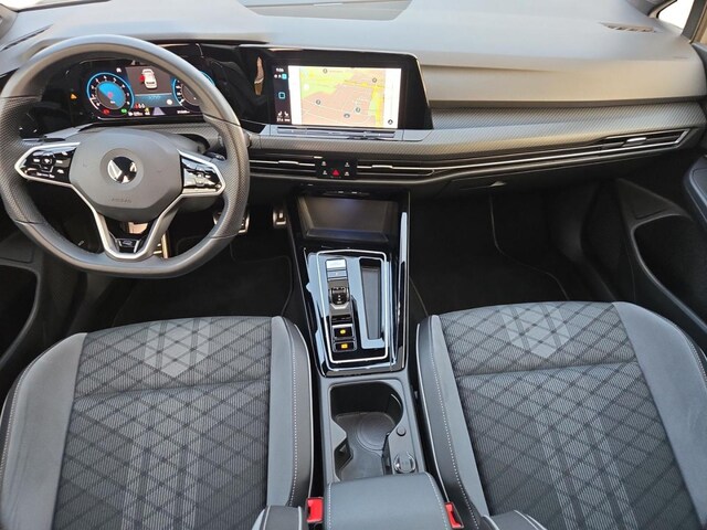 Volkswagen Golf 1.5 eTSI DSG Golf VIII R-Line