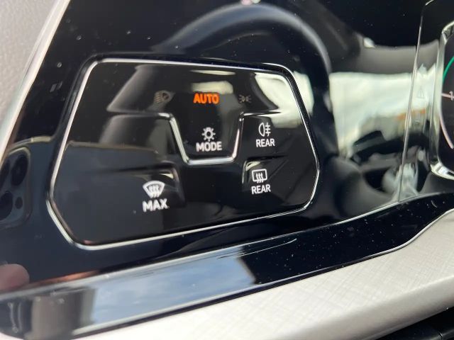 Volkswagen Golf DSG Life Variant