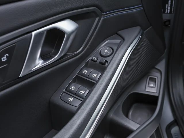 BMW 330 330i M-Sport Sedan xDrive