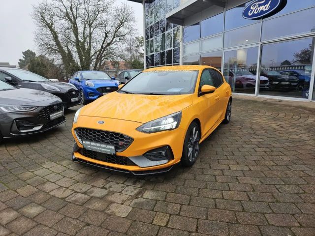 Ford Focus EcoBoost ST Line
