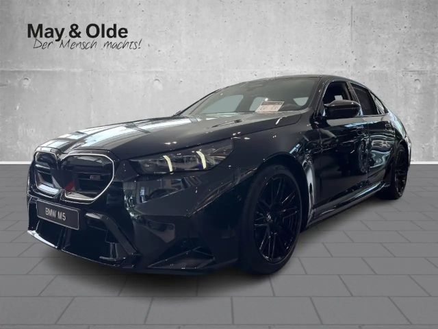 BMW M5 Sedan