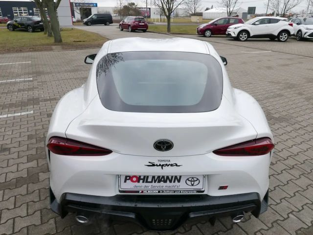 Toyota Supra Dynamic