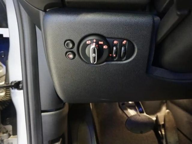 MINI Cooper COOPER 1,5 CAMDEN LEDER NAVI LED SHZ TEMPOMAT 17"