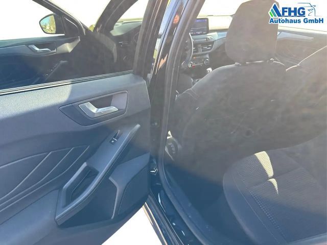 Ford Focus EcoBoost ST Line Style Wagon