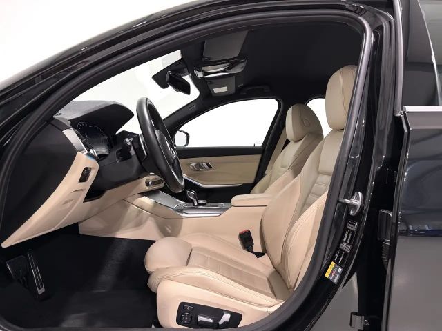 BMW 330 330e M-Sport Sedan xDrive