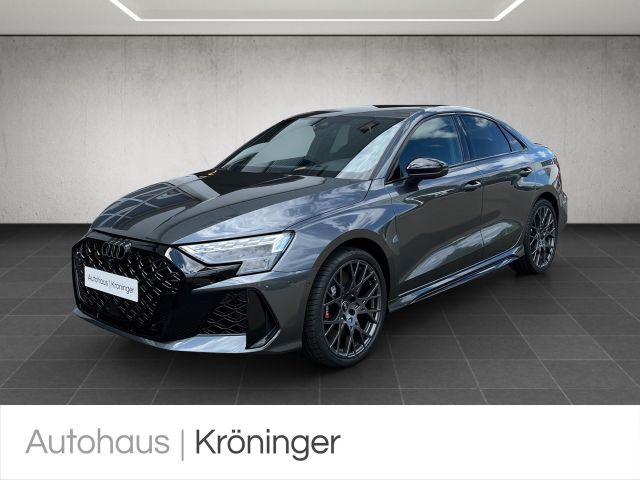 Audi RS3 Quattro S-Tronic Sedan