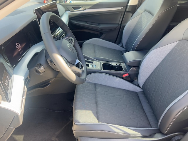 Volkswagen Golf 1.5 eTSI DSG