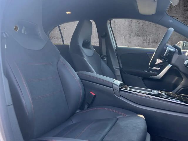 Mercedes-Benz A 200 AMG Line