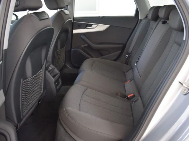 Audi A4 40 TFSI Avant S-Tronic