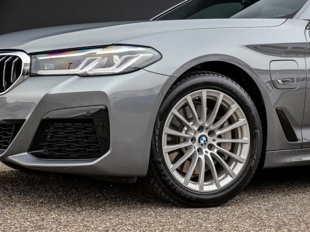 BMW 530 530e M-Sport Touring xDrive