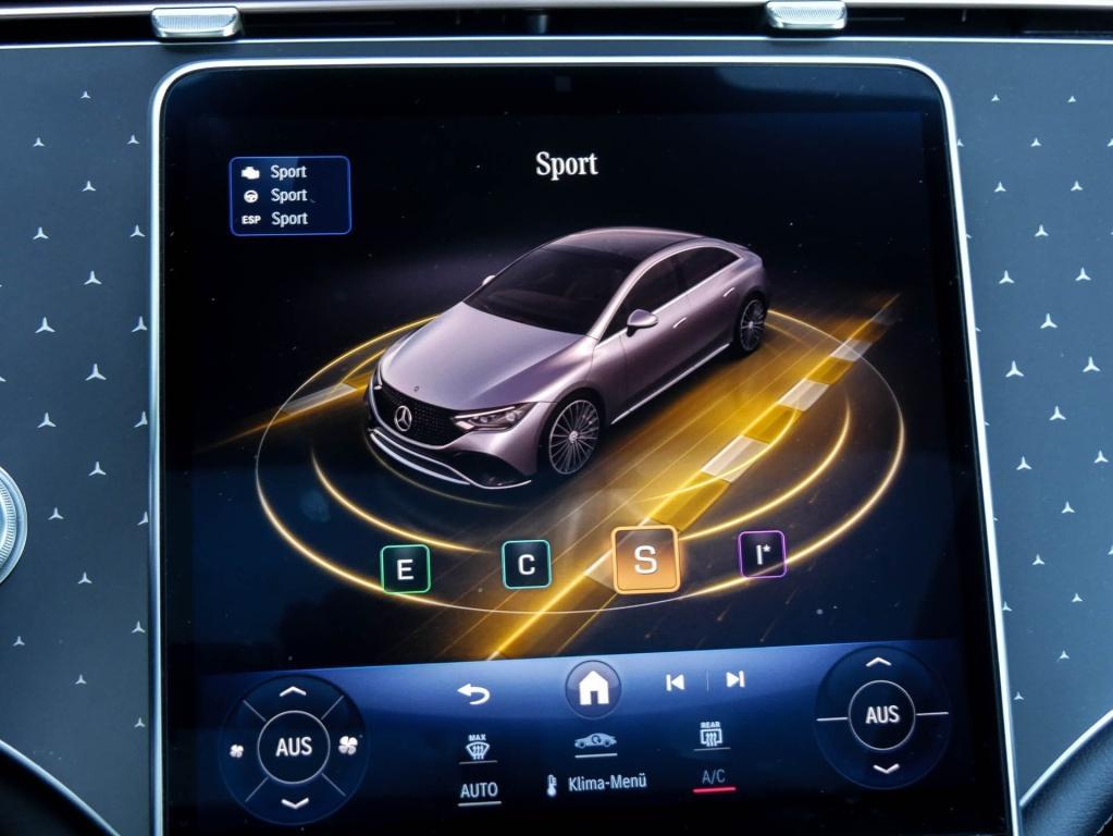 Mercedes-Benz EQE 300 Sedan