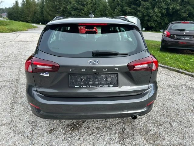 Ford Focus Cool & Connect Wagon