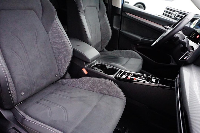 Volkswagen Golf 1.5 eTSI DSG Variant