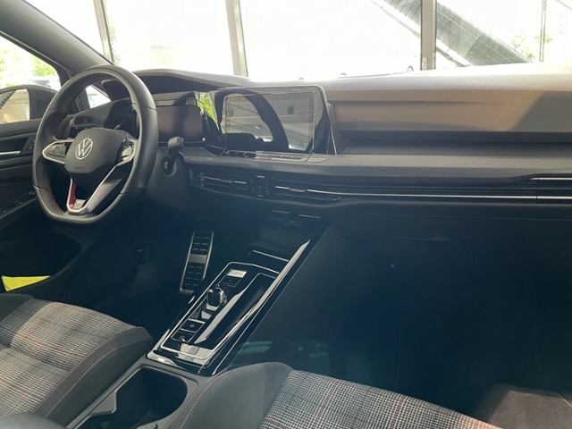 Volkswagen Golf 2.0 TSI DSG