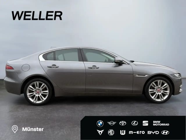 Jaguar XE AWD D200 SE