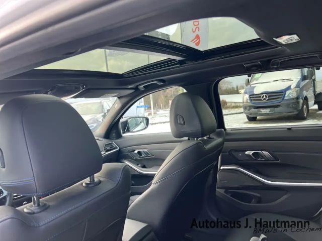 BMW 320 320d M-Sport Touring xDrive