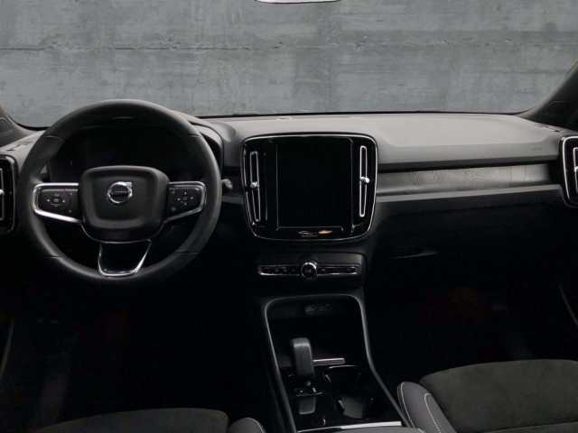 Volvo XC40 Core Recharge