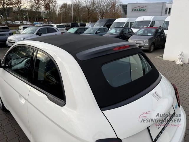Fiat 500e +Rückfahrkam.+Klimaaut.+Tempomat+Sitzheizung