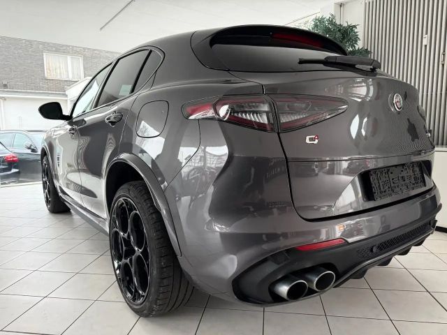Alfa Romeo Stelvio Q4 Quadrifoglio