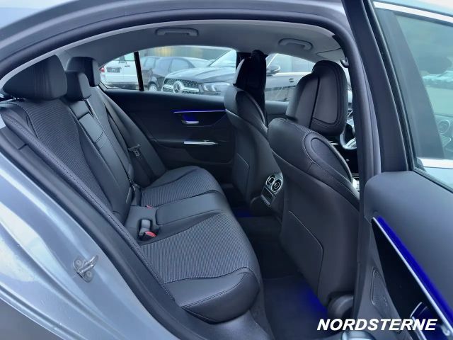 Mercedes-Benz C 180 AVANTGARDE Sedan