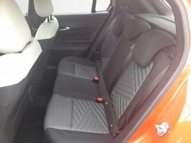 Fiat 600e HYBRID 100 6-Gang eDCT