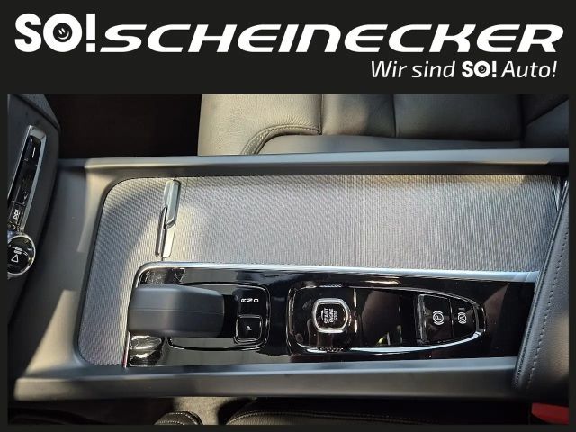 Volvo XC60 AWD Dark Plus T6