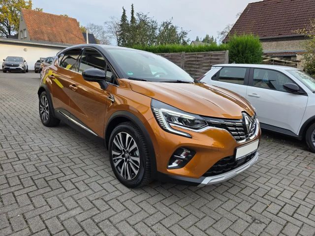 Renault Captur E-Tech Initiale Paris