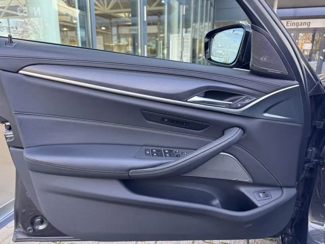 BMW 520 520d M-Sport Touring