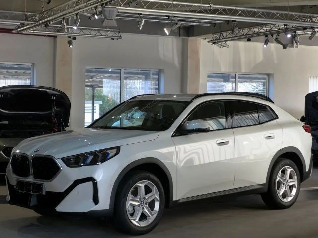 BMW X2 d U10 AHK,360° Kamera,HUD,Navi Groß NP:57.979