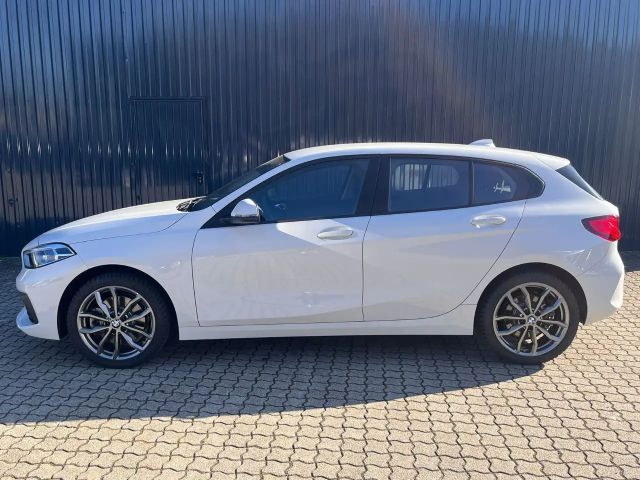 BMW 120 120i 5-deurs Sedan