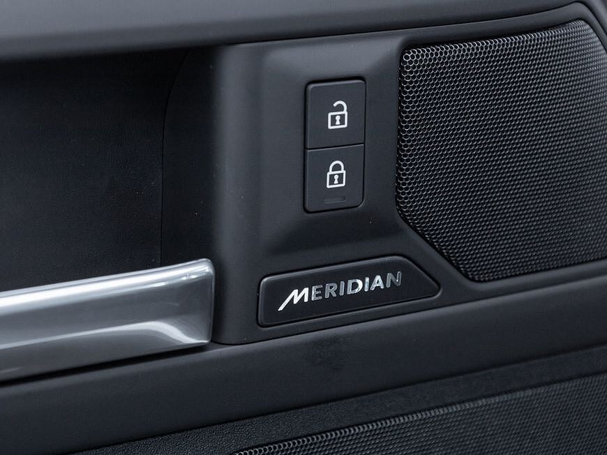 Land Rover Defender 110 Dynamic SE