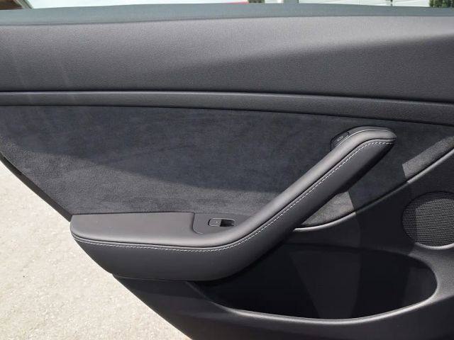 Tesla Model 3 AWD Long Range