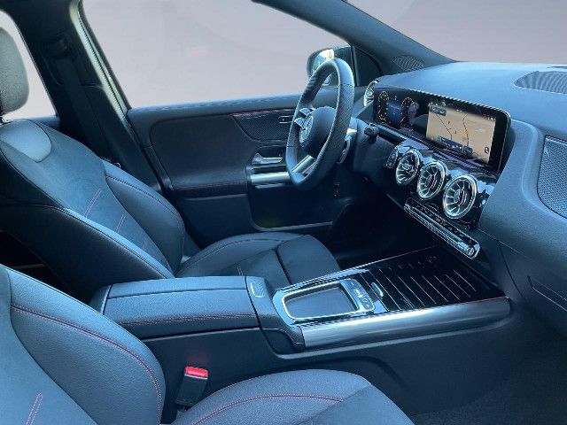 Mercedes-Benz GLA 200 AMG Line